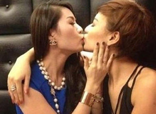 Hình ảnh thân mật với cô bạn thân Hồng Quế.