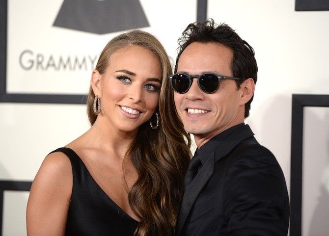 Sau khi ly dị Jennifer Lopez, danh ca Marc Anthony qua lại với một vài bóng hồng, trong đó có người đẹp truyền hình thực tế Chole Green. Mối quan hệ lãng mạn kéo dài được 1 năm thì đứt gánh vì cả hai bận rộn với công việc. 1 tuần trước 14/2, Marc và bạn gái tuyên bố chia tay. 