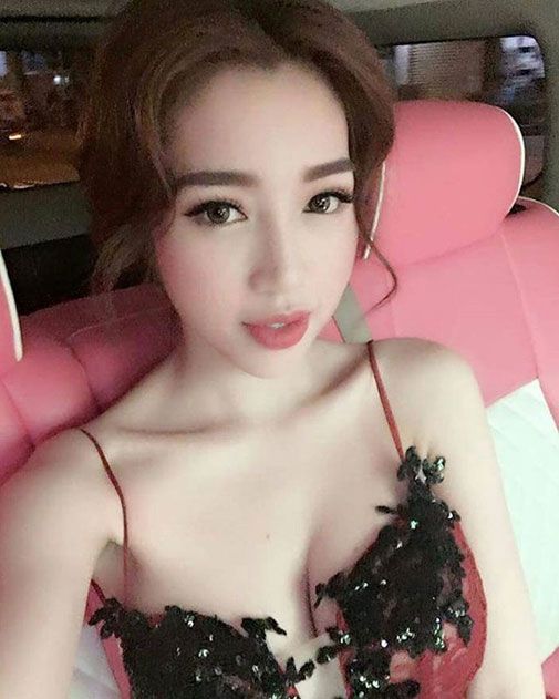 Thêm nữa là nét đẹp mặn mà của người phụ nữ sau khi trải qua hai lần sinh nở. 