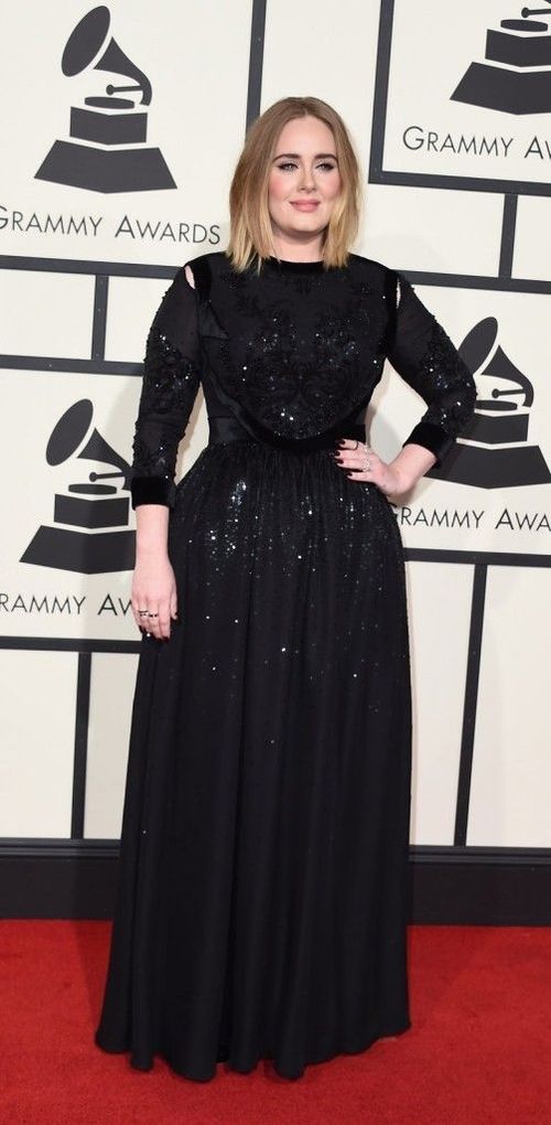 Adele có một năm thành công với album mới Hello. Tuy nhiên, album này không được trao giải vào năm nay do phát hành muộn.