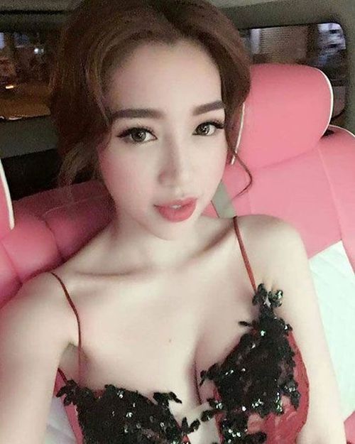Thêm nữa là nét đẹp mặn mà của người phụ nữ sau khi trải qua hai lần sinh nở.