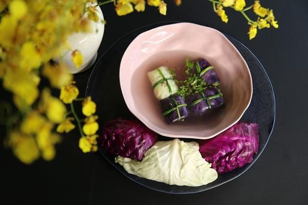 Canh bắp cải tím.