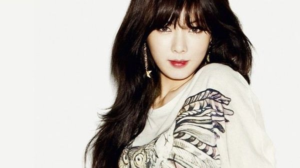 Vẻ đẹp quyến rũ toát ra từ vẻ ngoài lẫn thần thái của HyunA