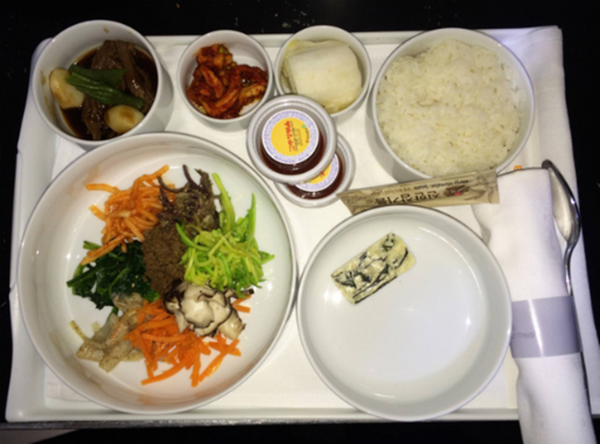 Và món cơm trộn nổi tiếng Hàn Quốc bibimbap sẽ được phục vụ trên ghế hạng thương gia.