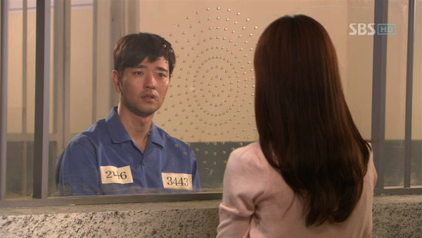 Trong bộ phim ăn khách 49 Days, tài tử Bae Soo Bin đảm nhận vai Min Ho bị ngồi tù vì hành vi lừa đảo. Đây là nhân vật phản diện khá ấn tượng của nam diễn viên họ Bae.