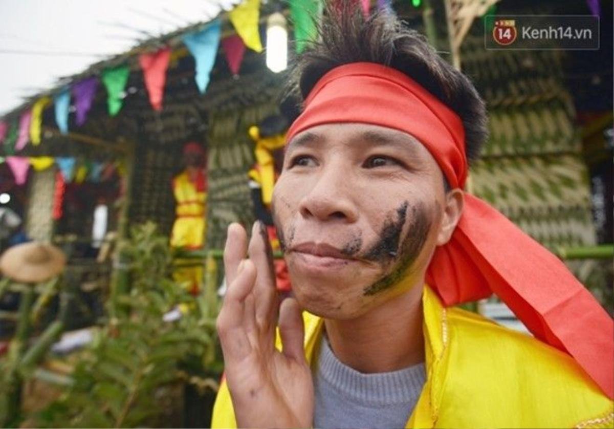 Ná Nhèm trong tiếng Tày có nghĩa là "mặt nhọ". Người già ở Trấn Yên cũng không ai biết rõ lễ hội có từ bao giờ, chỉ biết rằng trước kia hằng năm, cứ đến ngày rằm tháng Giêng, dân làng lại nô nức kéo về đình mở hội. Bên cạnh nghi thức cúng thành hoàng, lễ hội Ná Nhèm còn tái hiện sự tích đánh giặc giữ làng.